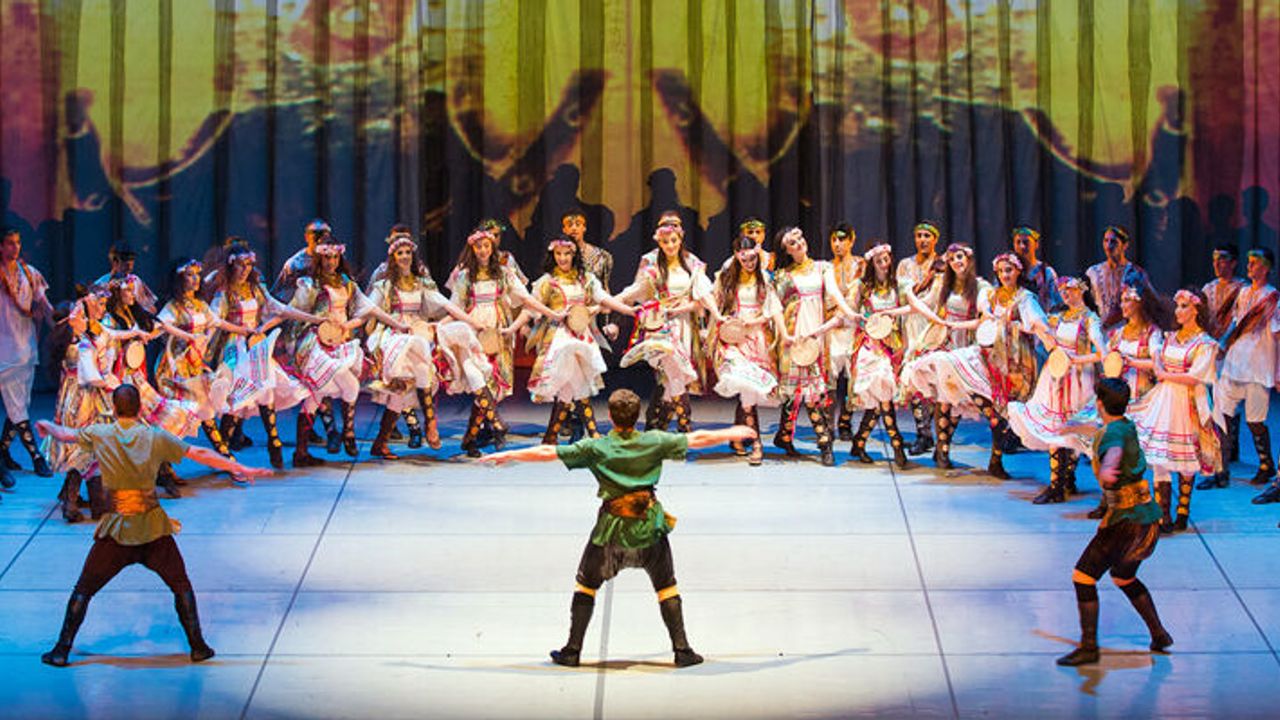 17 yıllık efsane Anadolu Ateşi Dans Topluluğu seyircisiyle buluşmaya hazırlanıyor