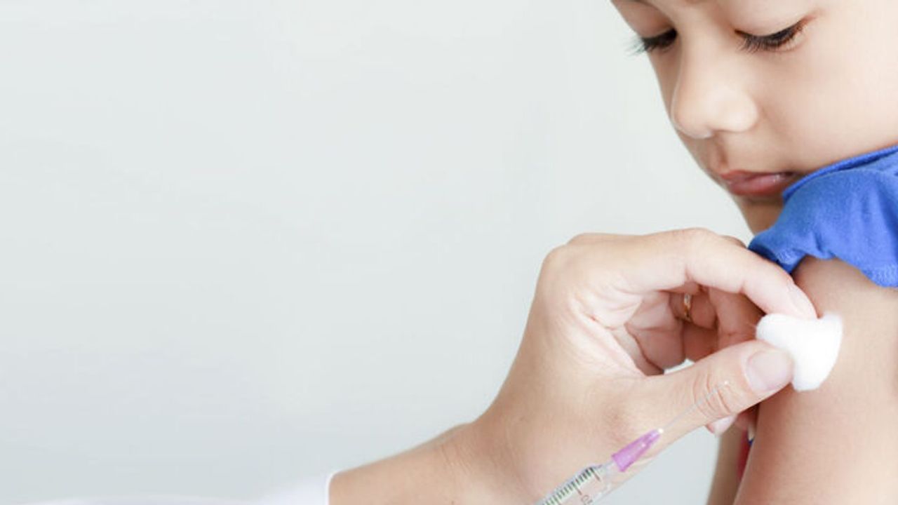 Prof. Dr. Akbay: Aşılama reddine karşı Avrupa çapında önlem alınıyor