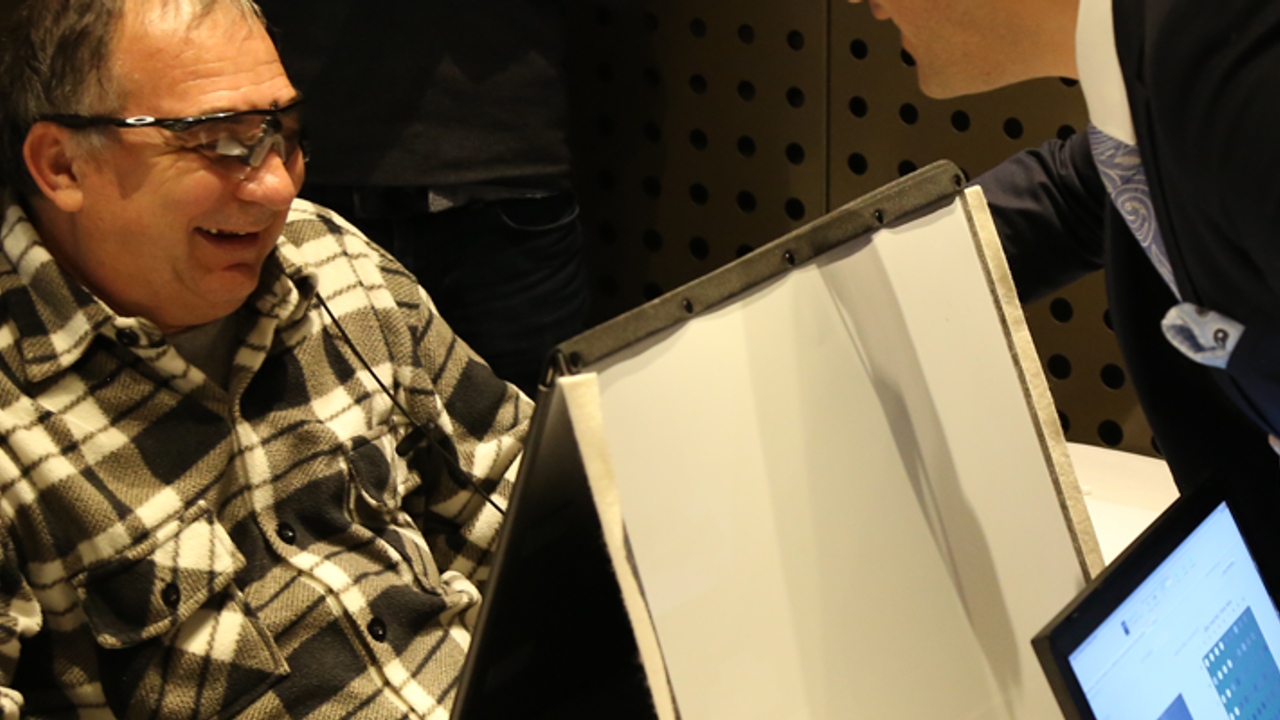 Biyonik gözle yeni bir hayata adım attı