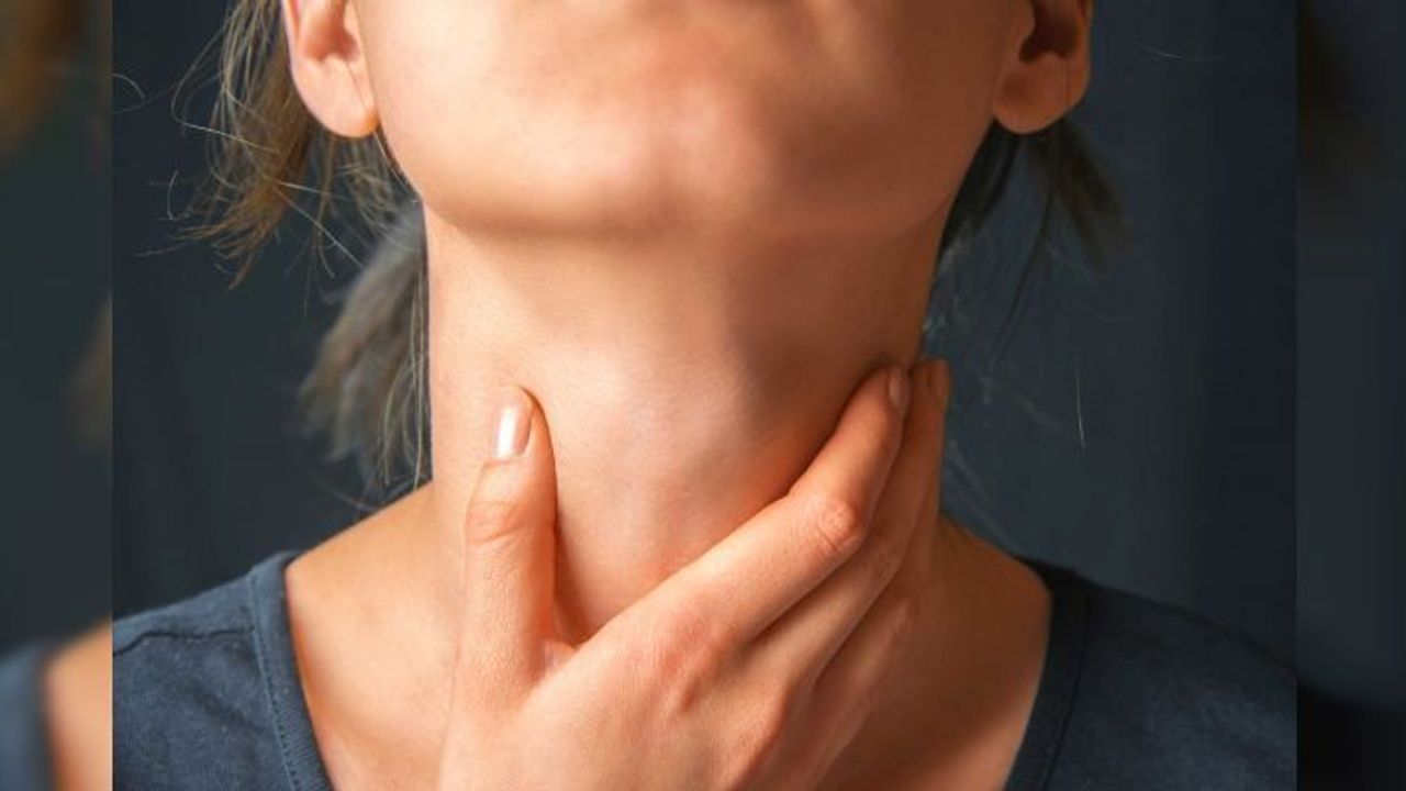 Öksürük, boğazda yanma hissi ve tahriş: Boğaz reflüsü