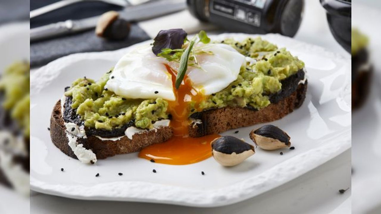 Siyah sarımsağın faydaları: Beyaz sarımsağa göre 2 kat fazla antioksidan içeriyor