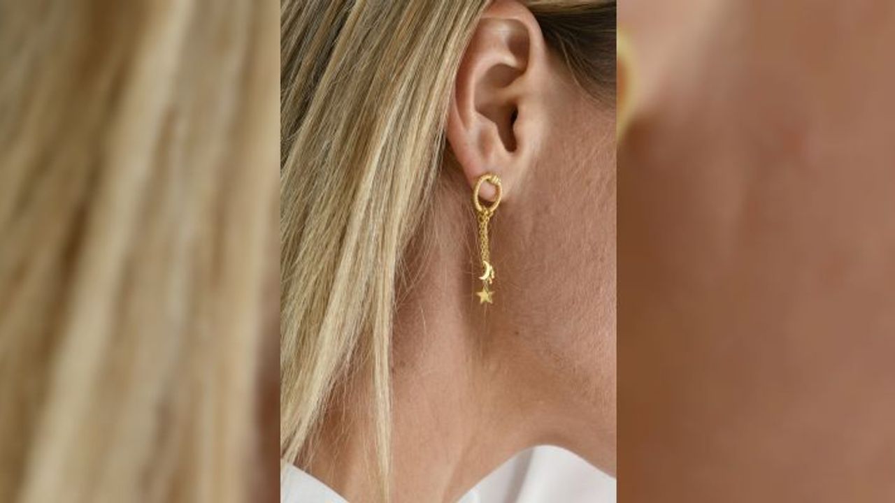 Eşinize Hediye Edilebileceğiniz Gümüş Küpe Çeşitleri