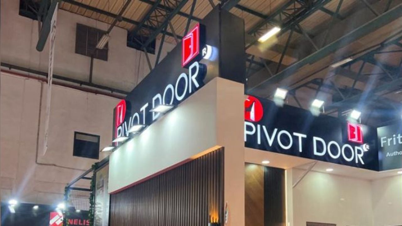 Pivot Door, Türkiye'de İnanılmaz Boyutlarda Bir Villa Kapısı Üretti