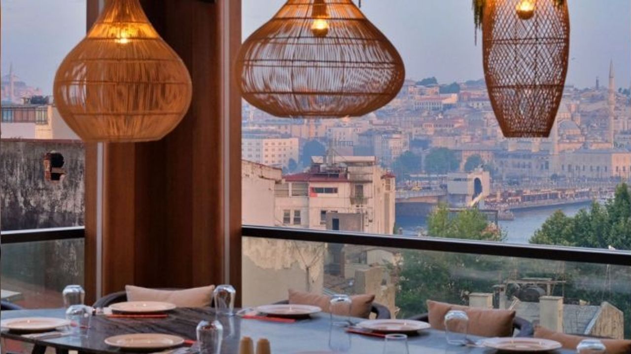 Galata’da Gastronomi ve Manzaranın Buluştuğu Nokta: Perri Karaköy