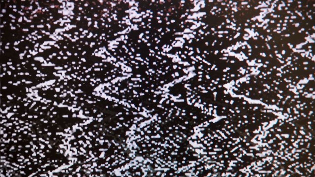 Uyku ve Konsantrasyon İçin Renkli Gürültüler: Beyazdan Kahverengiye Seslerin Etkileri