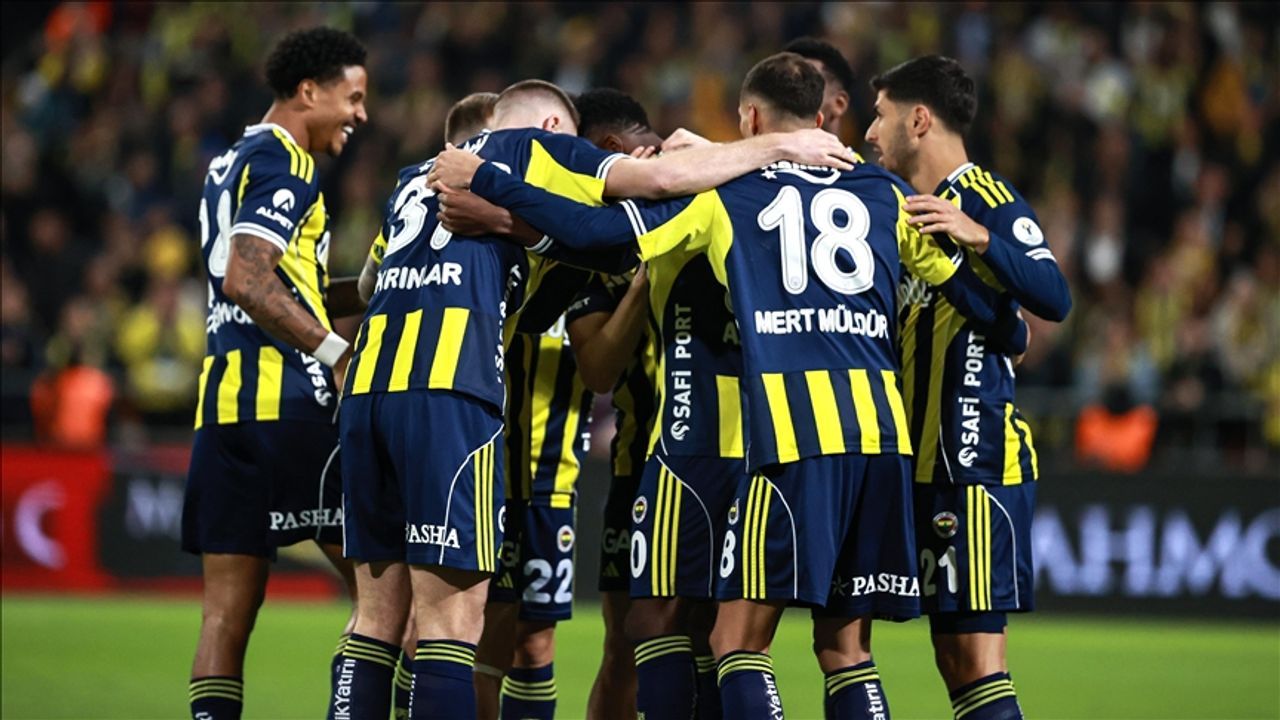 Fenerbahçe'nin Avrupa Ligi kadrosu belli oldu: Musaba listede yok
