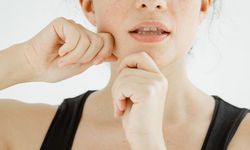 Araştırma: Aşırı alkol tüketen kişiler, daha az alkol tüketenlere göre daha erken felç geçirebiliyor