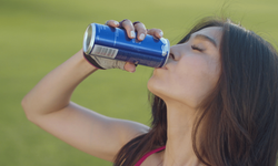 Enerji içecekleriyle ilgili çarpıcı uyarı: Kalbi durdurabilir