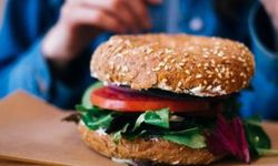 Yeni çalışma: Yeme bozuklukları, yıllar sonra bile ciddi sağlık sorunları riskini artırabilir