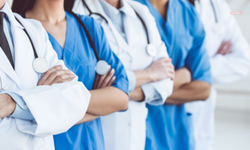 Hekim Birliği Sendikası: Doktorlara ek ödeme hakkı sağlansın