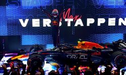 Verstappen, Katar Grand Prix'sinde zaferle ayrıldı