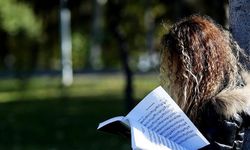 Ergenlik yaşı 30'lara yükseldi: Uzm. Psikolog Büyükbaşoğlu genç yetişkinlikteki kimlik inşasını yorumladı