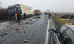 PAOK taraftarlarını taşıyan araç Romanya'da kaza yaptı: 7 ölü, 3 yaralı