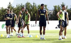 Fenerbahçe’nin Avrupa Kadrosu Açıklandı İşte Nottingham Kafilesi