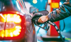 Benzine Zam Geldi Mi? Kaç TL Oldu? 2026 Mart Zammı