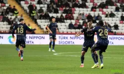 Fenerbahçe Deplasmanda Direndi Ancak Zirve Yarışında Avantaj Kaybetti