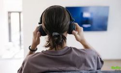 Kulaklıkla Yüksek Sesle Müzik Dinlemek İşitme Kaybına Neden Olabiliyor