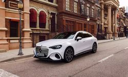 2027 Mercedes-Benz C-Serisi Tanıtıldı: Elektrikli Yeni C-Class Özellikleri