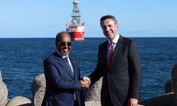 Bakan Bayraktar, Somali'de Çağrı Bey Sondaj Gemisi'ni Karşıladı