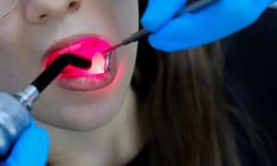 Düşük Doz Lazer Dokuları Onarıyor: NEÜ'den Çığır Açan Araştırma