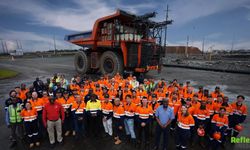 Hitachi 384 Tonluk Bataryalı Kamyonunu Zambiya’da Tanıttı