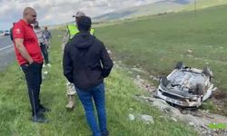 Elazığ’da Otomobil Şarampole Devrildi 3 Kişi Yaralandı