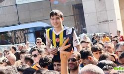 Fenerbahçeli Taraftar Galatasaray’ın Şampiyonluk Kutlamasında Görüntülendi