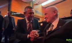 Özgür Özel İle Devlet Bahçeli’den Dikkat Çeken Sohbet, Sert Sözlerin Ardından Samimi Görüntü
