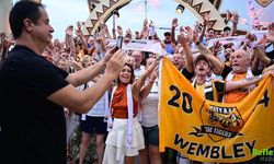 Premier Lig’e Yükselen Hull City İlk Bombayı Patlatıyor, Kaleye Lukas Hornicek Hamlesi