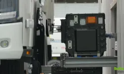 Isuzu’dan Elektrikli Çöp Kamyonlarına 3 Dakikalık Çözüm: Batarya Değiştirip Yola Devam Edecek