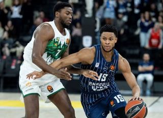Anadolu Efes, Zalgiris Kaunas'ı evinde 92-82 mağlup etti