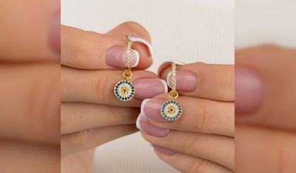 Nazar Boncuklu Gümüş Küpeler Nasıl Kombinlenir? Tüyolar GümüşPazarım'da!