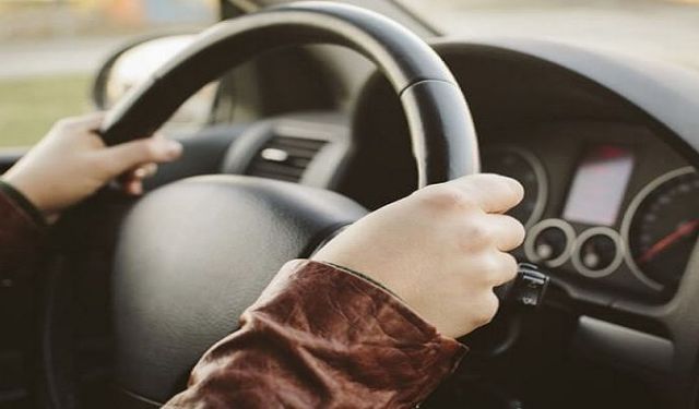 Özel Direksiyon Kursundan Güvenli Sürüş için Adım Adım Eğitim