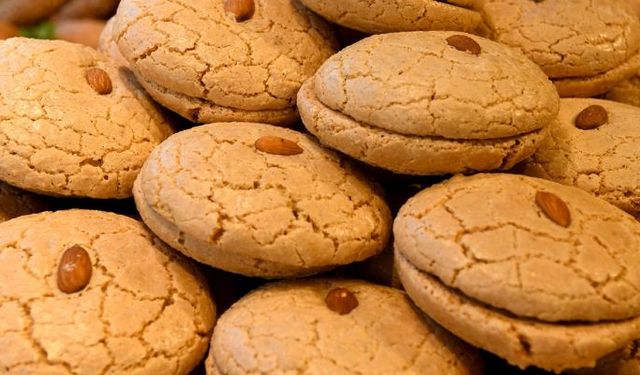 "Acı badem" ile normal badem farklı mıdır? Neden "acı badem" denir?