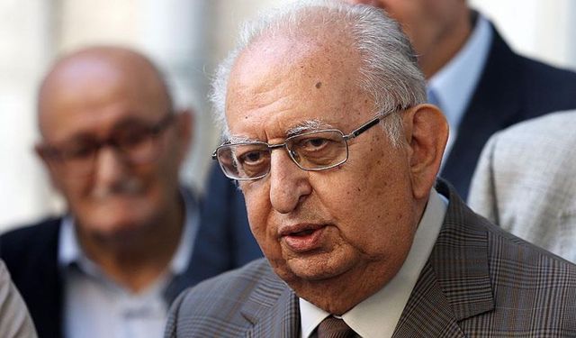 Özgür Özel, Hüsamettin Cindoruk'un sağlık durumu hakkında bilgi aldı