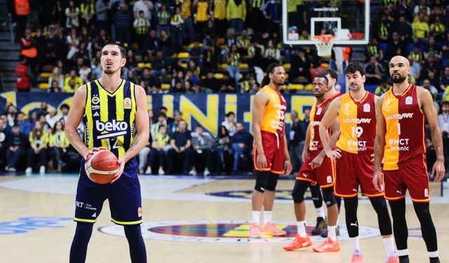Basketbol Süper Ligi'nde derbi nefes kesti: Fenerbahçe Beko 2 sayı farkla kazandı