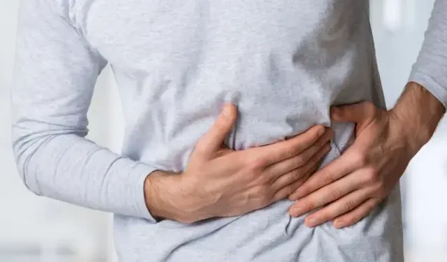 Bel Ağrısıyla Karıştırılıyor: Böbrek Ağrısının Belirtileri Neler?