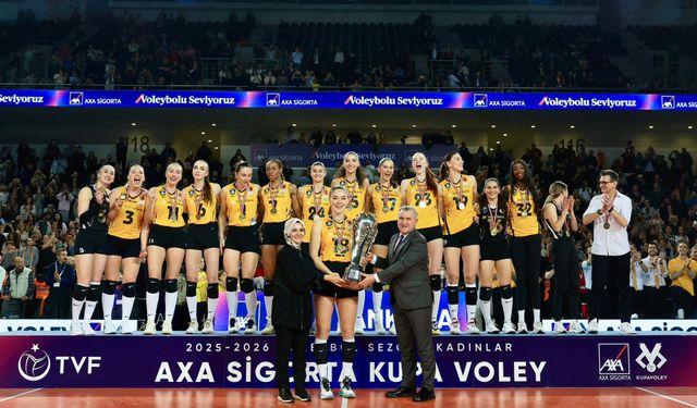 VakıfBank Kadınlar Kupa Voley'de Şampiyon Oldu
