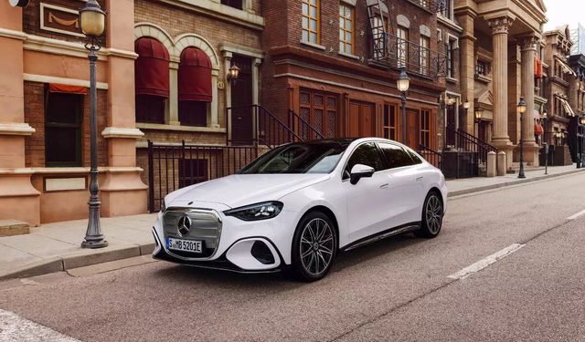 2027 Mercedes-Benz C-Serisi Tanıtıldı: Elektrikli Yeni C-Class Özellikleri