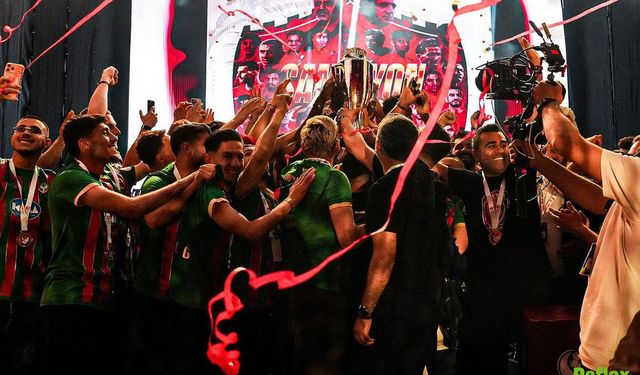 Amedspor Süper Lig’e Yükseldi:  Kupayı Diren Ha Şarkısıyla Kaldırdı