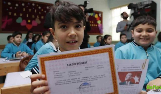 Karne Günü Okullar Yarım Gün Mü, Tam Gün Mü? 26 Haziran'da Ders İşlenecek Mi?