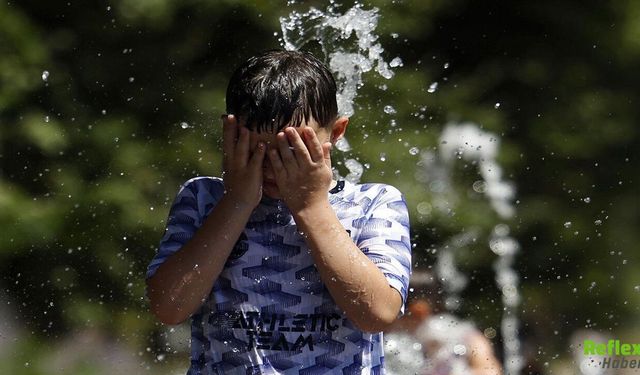 Paris'te Aşırı Sıcak Alarmı! Bir Günde 109 Can Kaybı Açıklandı