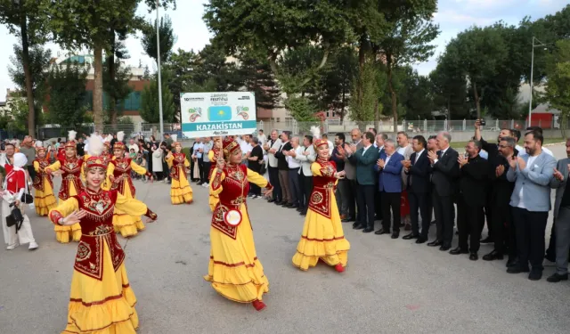 İnegöl Uluslararası Kültür Sanat Festivali 200 Bini Aşkın Katılımla Tamamlandı