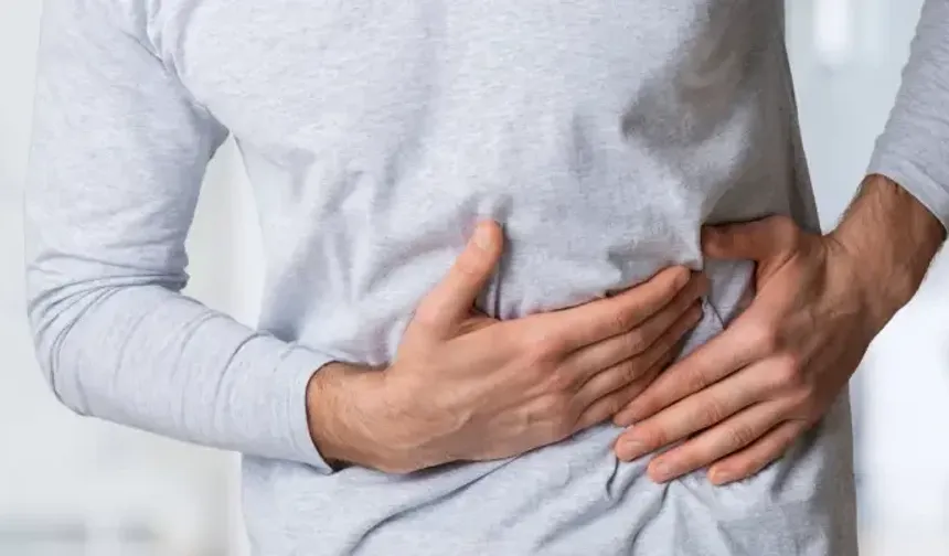 Bel Ağrısıyla Karıştırılıyor: Böbrek Ağrısının Belirtileri Neler?