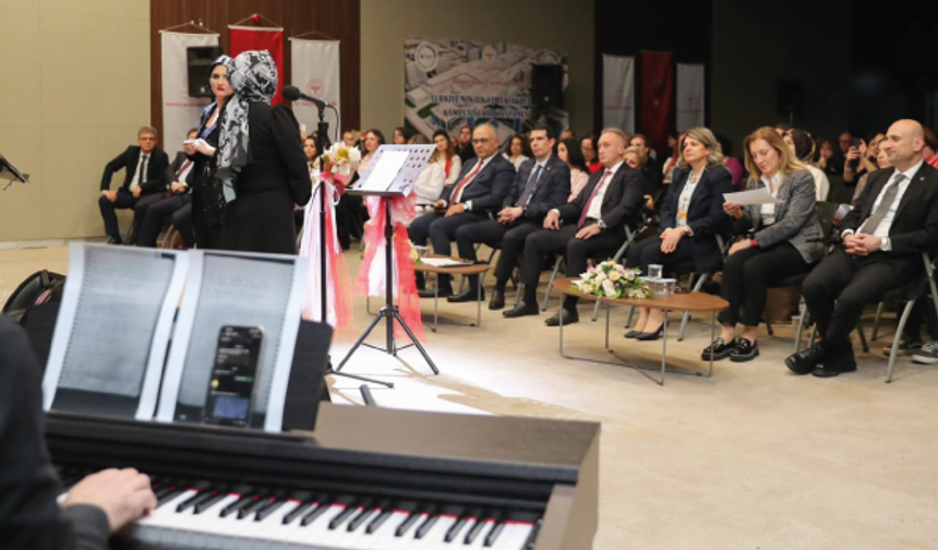 Sağlık Çalışanları 'Şifadır Türküler Korosu' Konserinde Buluştu