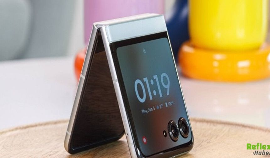 Motorola Razr 70 Ortaya Çıktı: 50 MP Kamera Ve Yeni Renkler Gündemde