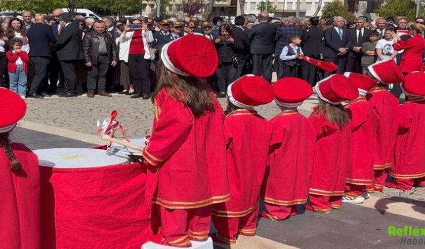 Özgür Özel’den Mehter Tartışmasına İlk Söz