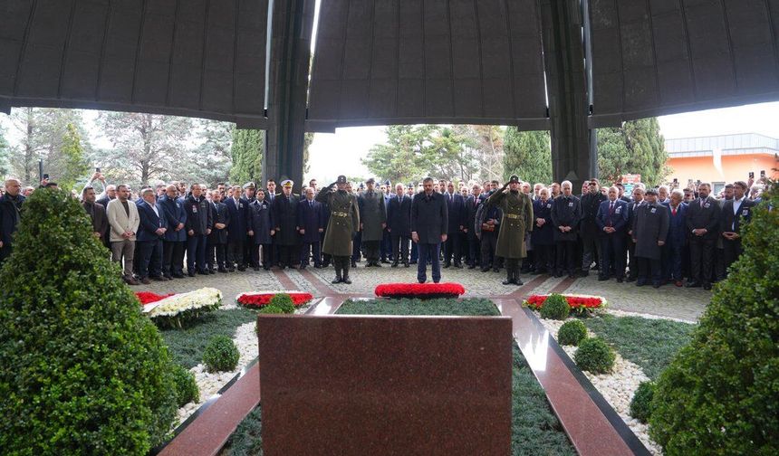 Turgut Özal Vefatının 33. Yıl Dönümünde Kabri Başında Anıldı