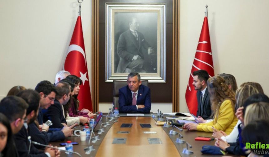 Özgür Özel’den Kılıçdaroğlu MYK’sına Sert Sözler, Çaresizlik Listesi Çıkışı Ne Anlama Geliyor