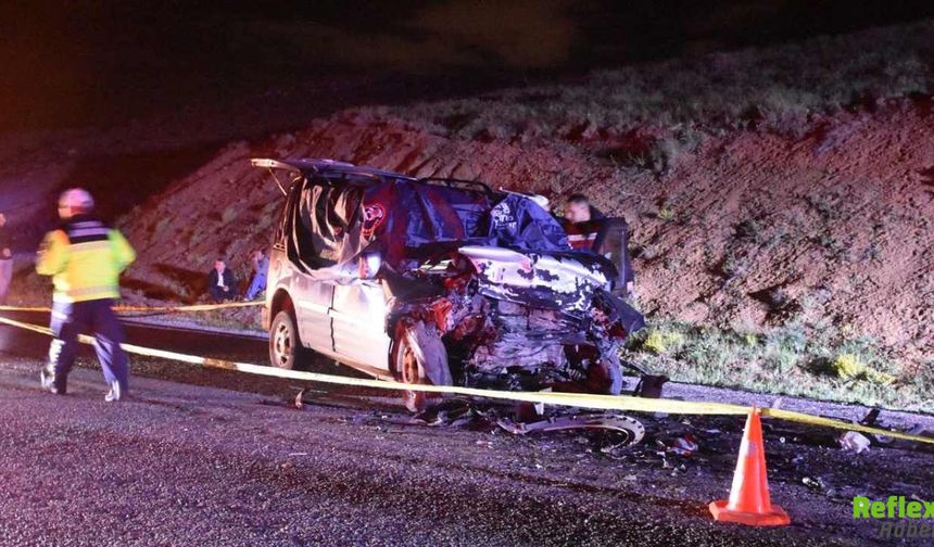 Sivas’ta Korkunç Kaza, 3 Ölü 2 Yaralı